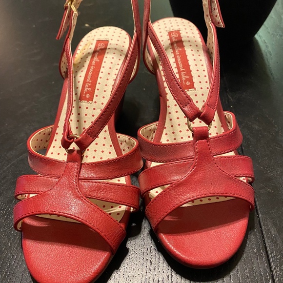 NWOT BAIT red sandals - 7.5 - Picture 1 of 7